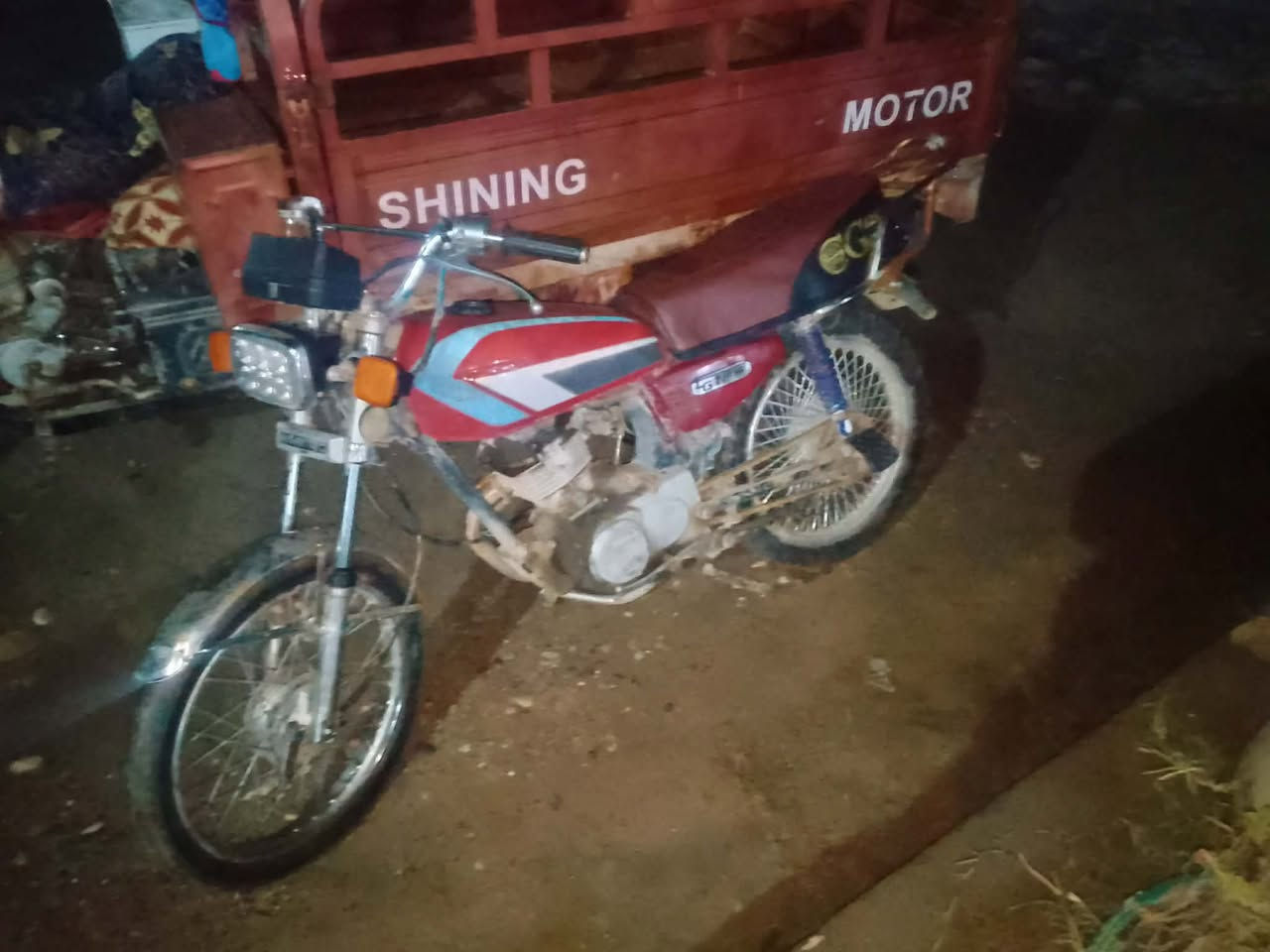 السلام عليكم  يوجد موطور للبيع  نامه برو موديل 19 نضيف لا تبخير ولا  صرف دبلات شغاله    بريكات شغاله نضيف انضف من الصوره  سعر 280 بيه مجال   تصال ع رقم 
‏‪0785 868 0691‬‏
