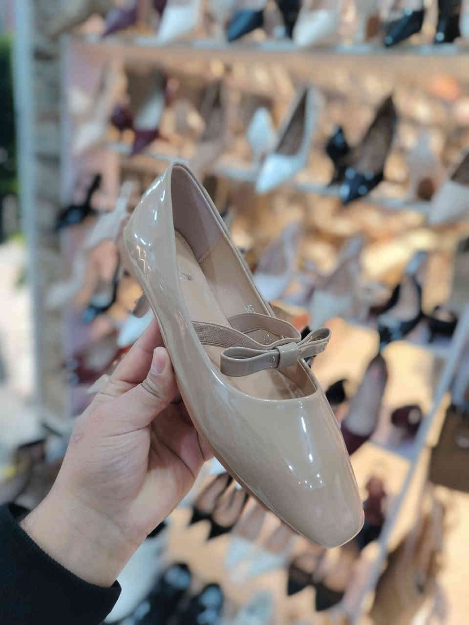 وصل الجمال 😍😍🥰
حذاء فلات زارة كوالتي ماستر طبي وزن ريشة 🪶🪶
قياسات مشكل من 37الى41
يوجد توصيل
واتساب ***********
عنوان المحل ديالى المقدادية حي المعلمين شارع المخضر مجمع العزاوي مقابل أزياء ناز
