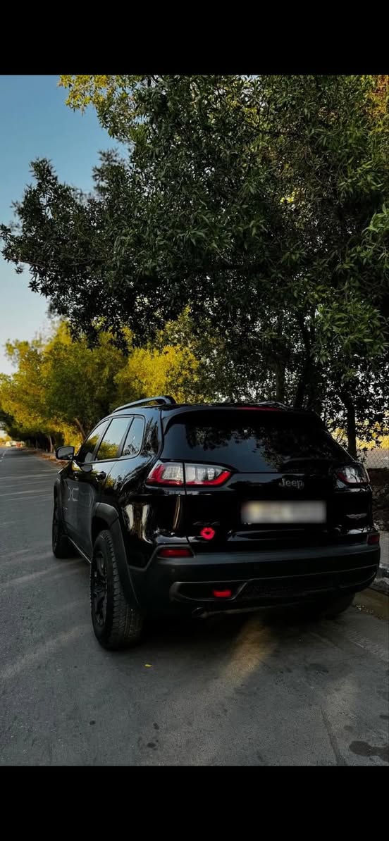 جيب شيروكي (بزون)
#الفنة: تريليهوك
الللوديل:2022
ا#اللون: اسود
#اللوحة: رقم أربيل باسم شركة دخول جديد
الحادث : تيديل بنيد وصبغ بكم مكان اثر شخوط
1C4PJMBX1ND500942 رقم الشاصي
الالهواصفات:-
(1) محرك 6 سلفدر W 3200
(12 كشنات جلد (اصل)
(3) كاميرا دوارد ستبرت
(4) شاشه كبيره للتحكم في ايعازات السياره
(5) تبريد قطعتين امامي خلفي
(6) لايت زنون + كشاف+ حاجب زنون
{7) عداد المسافات 22 ميل فقط
(8) منافذ USB امامي خلقى مع شاحن كهربائي وشاحن لاسلكم
[9) سستم صوت متكامل مع دمام خلفي
(10) تحكم سترين جهتين
(11) نضام ABS مانع انزلاق
(12) كسنات كهرباء
(13) بدون ايرباك
(14) بصمة 2 باب
(15) تشغيل عن بعد
(16إرادار جانبي (نقطة عمياء)
(17) حساس خلفي اصل
(18) كشنات تدفنة
(20) اشاير بالمري لا
(21) اتو ستوب + توقف ذكى + دخول ذكي مع اناره ضونيه اسفل المري
(22) دفع رباعي مع 4 وضعيات للقياده
(23) هوكات امامية خلفية
(24) اطارات جبلية

***********
