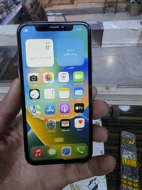 آيفون X • ٦٤ جيجا • سماعات ماتشتغل