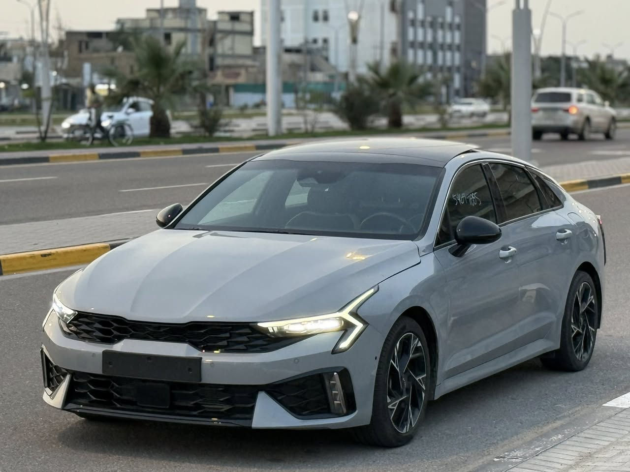 السلام عليكم
كي فايف 2025 GT فل مواصفات
حرة بدون رقم
ماشية 13 ألف

حادث جاملغ + بنيد + جاملغ خلفي
ايرباك درك فقط

رقم الشاصي: KNAG6AJ79SS312577

السيارة شرط فحص
محرك، كير، تبريد، — كلهن تمام

السعر: 155
📞 ***********

العنوان: البصرة / القبلة

بيع فقط بدون مراوس
