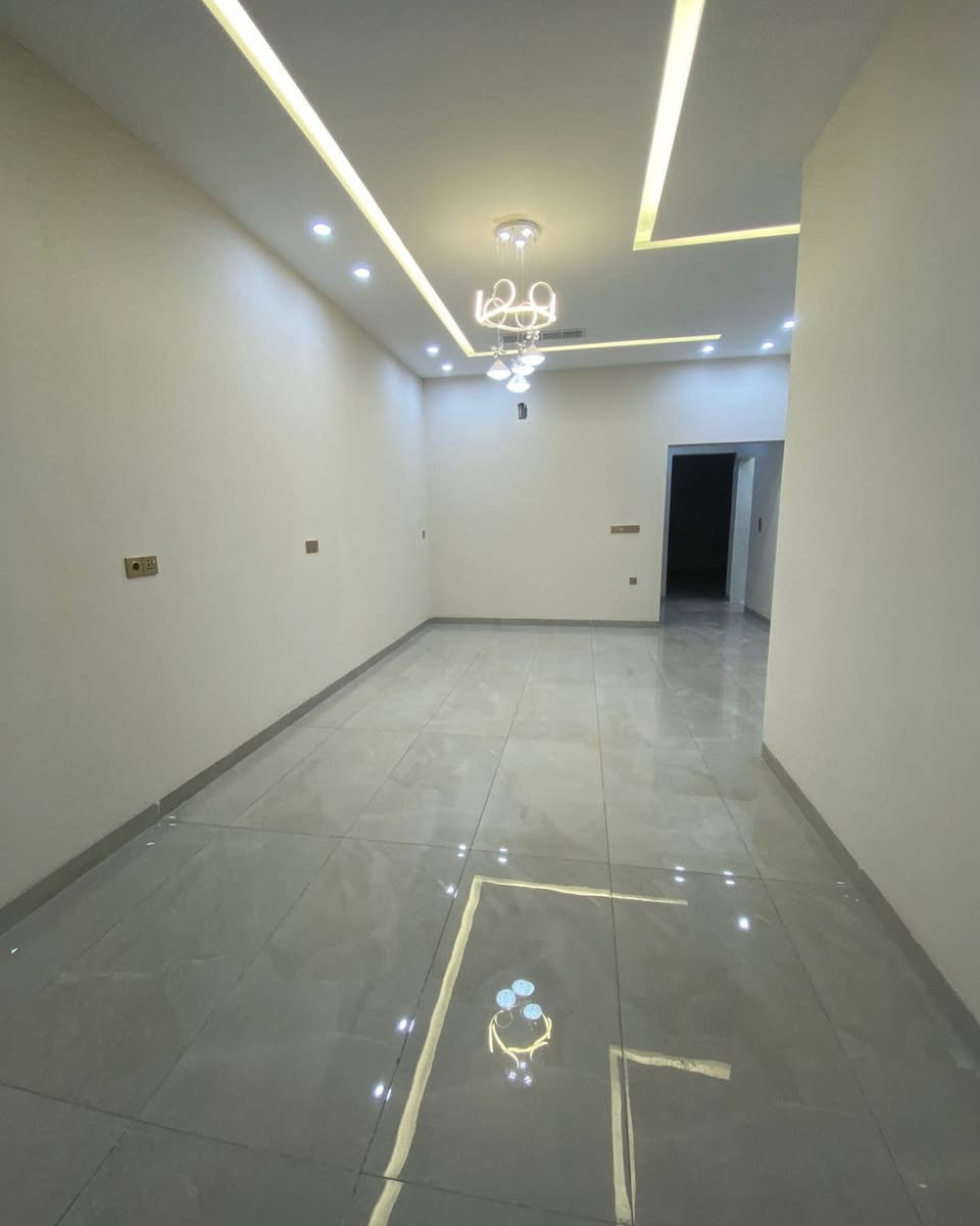 🏠اعلان اعلان
داران للبيع
موقع مميز
~~~~~~~~~~~
📄طابو ملك صرف
🧱بناء درجه اولى
~~~~~~~~~~~
سقف مغربي ✔️
واجهة فلين✔️
نظام تبريد مركزي✔️
بناء هندسي✔️
بناء مدورن✔️
~~~~~~~~~~~~
📐المساحه:-150 م
📐الواجهة :7.5م
~~~~~~~~~~~
📍الموقع :-طريق بغداد
حي معلمين مقابيل جامع الفتح
~~~~~~~~~~~
💸السعر :-علق ب(تم) يوصلك السعر مناسب 
~~~~~~~~~~~
الطابق الاول  يحتوي:-
استقبال +هول+مطبخ +مطبخ حار
غرفتين نوم+صحيات
~~~~~~~~~~~
الطابق الثاني يحتوي على:
هول +صحيات+
غرفتين نوم +مطبخ
~~~~~~~~~~~
للاستفسار اكثر الاتصال على
***********📱
~~~~~~~~~~~
نستقبل جميع العروض 
🏠السكنيه  🏛️التجاري
