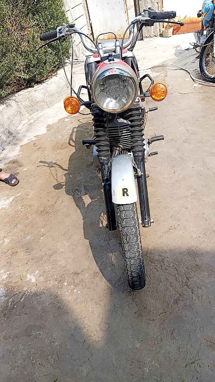 للبيع ماطور ام زت 
موديل 81
السعر مليون 
بي منفيس
***********
