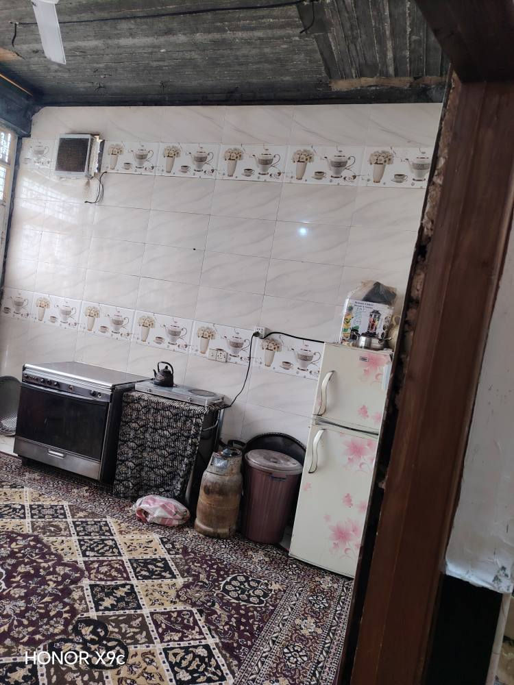 السلام عليكم بيت للبيع بحي فهمي يحتوي ٢ غرف نوم هول استقبال مطبخ *********** بيت جاهز متوفره كافه الخدمات بغداد, العراق
