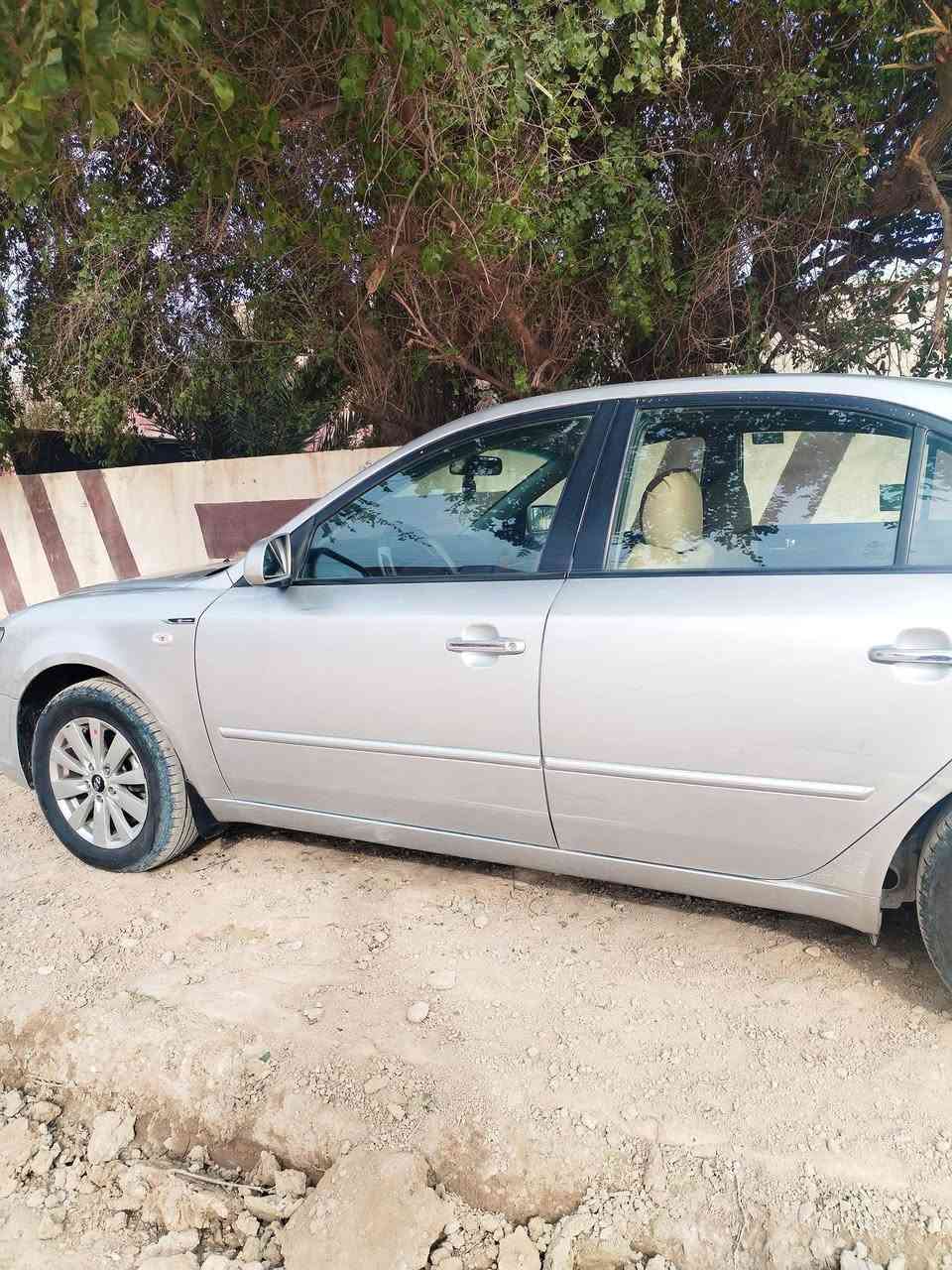 سلام عليكم سوناتا 2010 خليجي 
مكينه 2400 دوش كير مكينه مكفولات صدر جديد تايرات جديده قبل سبوع شادهن شاشه كامره تبريد خير من الله  رقم سليمانيه ضرر بس جاملغ مبدل أيسر واليمن بارد قليل 
فقط باقي كفاله من كل شي سياره جديده حلوه حيل مابيه نقص ربع ما تصرف عليها السعر 125 مجال قليل
*********** أقره تفاصيل اتصل مو شراي خلي يعبر منشور
