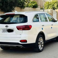 سورنتو 2019 خليجي   رقم بغداد  بصمة  كراسي كهرباء 6سلندر  3عدسات  مري ...