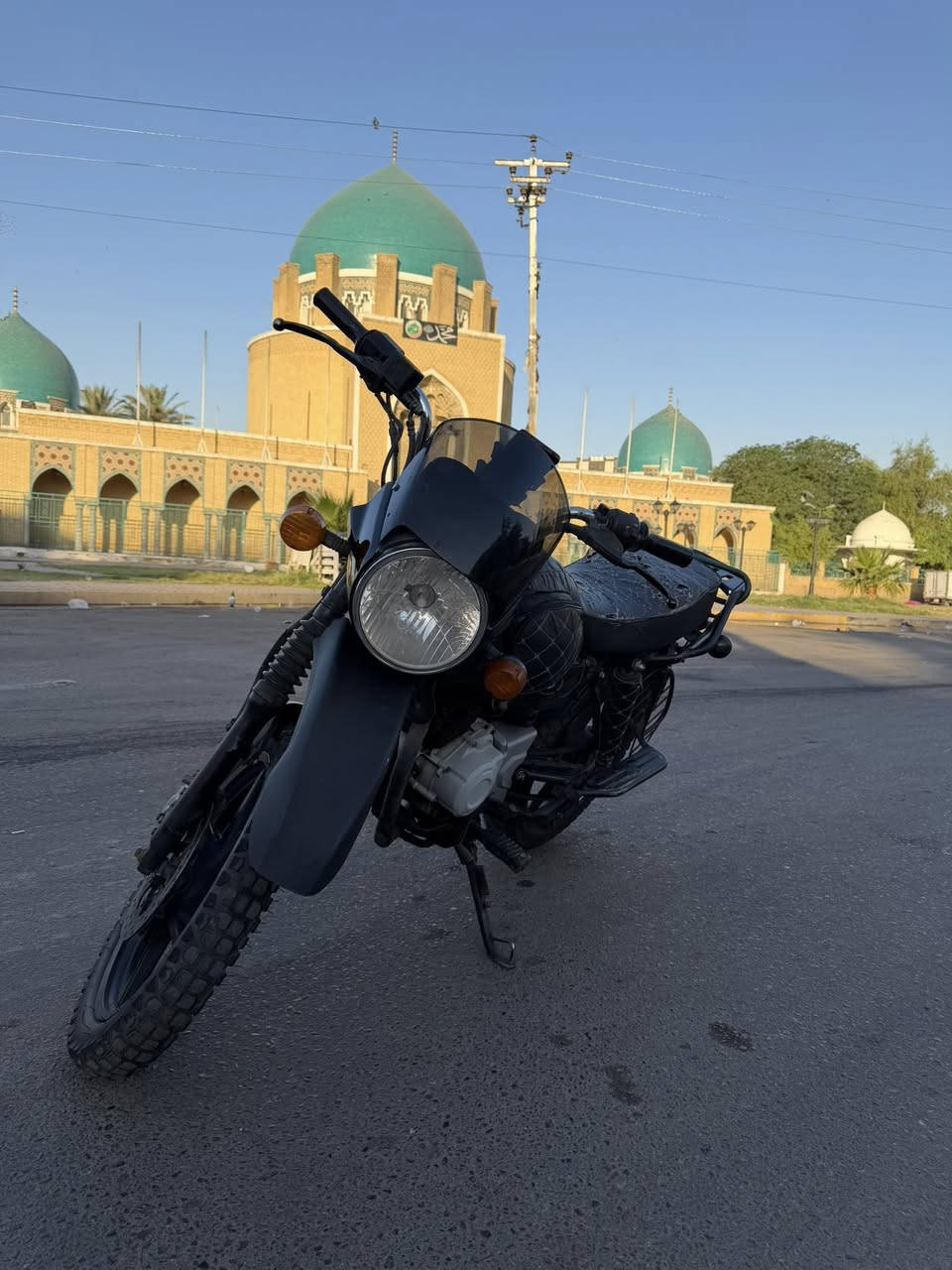سلام عليكم ، بوكسر موديل ٢٢ شغل واطلع اشتغل 

نقصها شخاطه مال سلف ، صفاحيه يسره 

زوج تايرات الخلفي اخذته ب٦٥ اندنوسي 
زنون عالي ناصي ثلجي  
مكاني اعظميه السعر ^مليون^ وبيها مجال بسيط حك الجيه  ***********
