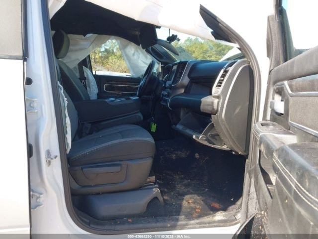 السلام عليكم 
للبيع دوج رام 2500 
محرك 8 سلندر 6400 باب طويل وبدي طويل 
موديل 24 هايبرد 
السيارة موجودة بالحرة 
سعرها بالحرة 145 وبيها مجال بسيط 
للاستفسار الاتصال على الارقام التالية 
***********
***********
***********
او زيارة شركة الناجح فرع العامرية
العامرية شارع المنظمة مجاور مطعم راعي الحلال
