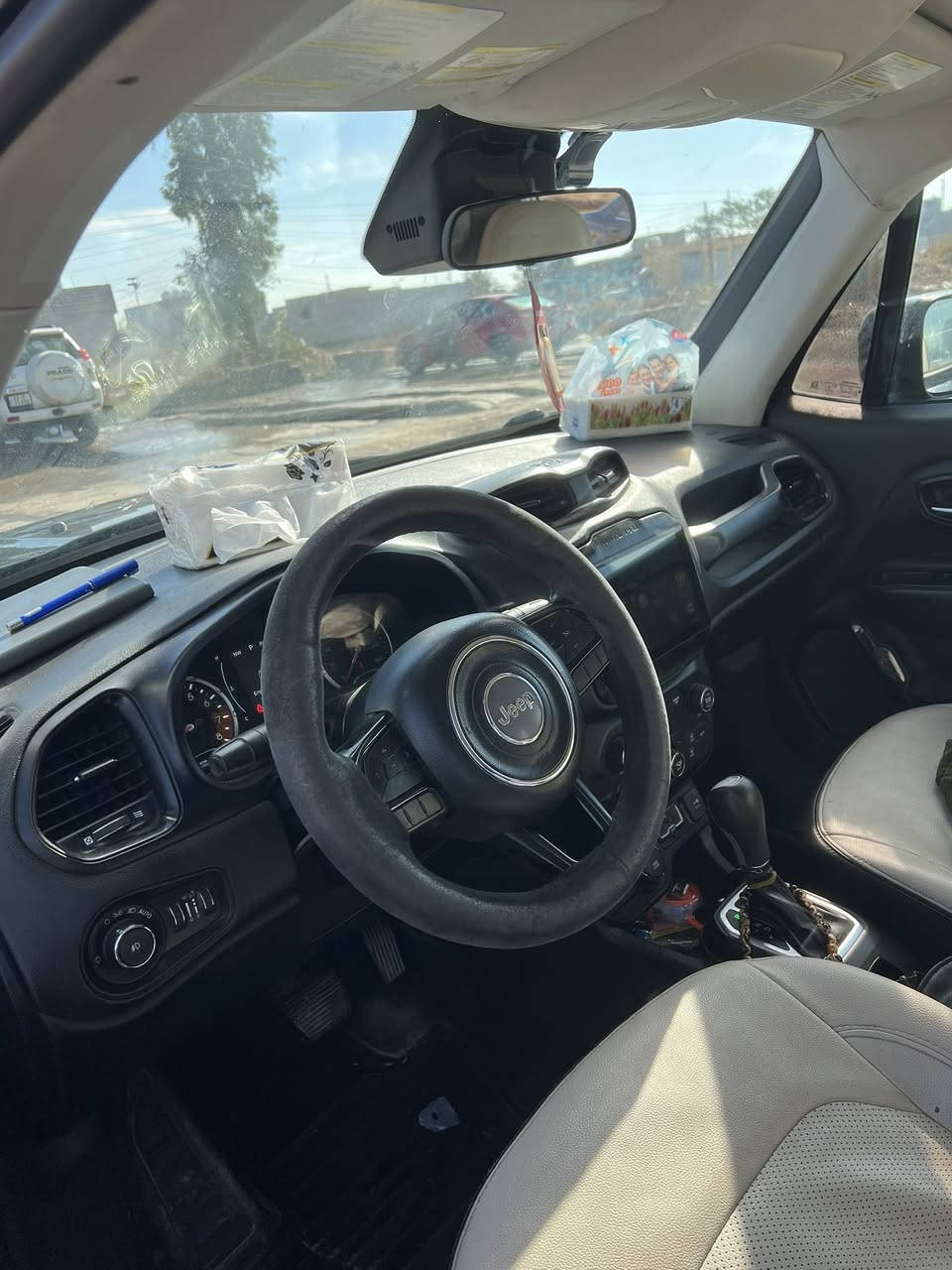 جيب رنكد موديل ٢٠١٨  بصمه تبريد كير مكينه مكفول بدون ضرر طخات بسيطه والسونار موجود باسمي رقم بغداد ١٣٠ بيها مجال بسيط للشراي 
للتواصل ***********
