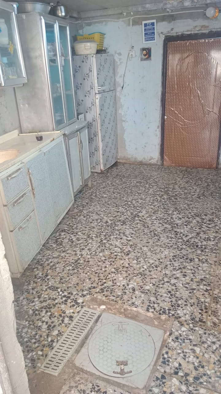 السلام عليكم بيت تجاوز البيع بالبنوك شارع الفتلاوي مجمع الزهراء عليها السلام غرفتين وصالة الغرفتين عكاده بس الصاله ومطبخ سندويتش مغلف بسقف ثانوي السعر ب ٢٥ وبي مجال مي كهرباء مجاري كله اصولي مدارس ***********
