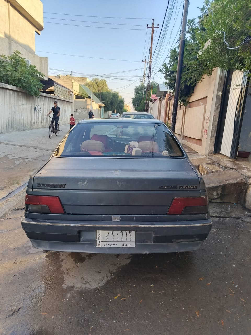 عندي سيارة بيجو موديل 1994 فرنسي الاصلي گير توماتيك سنوية لي 2027  الشرعي موجود وكالة عندي بسمي تايرات طخم جديد وباتري جديد مكينة لا صرف ولا نفخ قطارة مال بانزين سعر المطلوب 32 وبيها مجال 
للتواصل ***********
