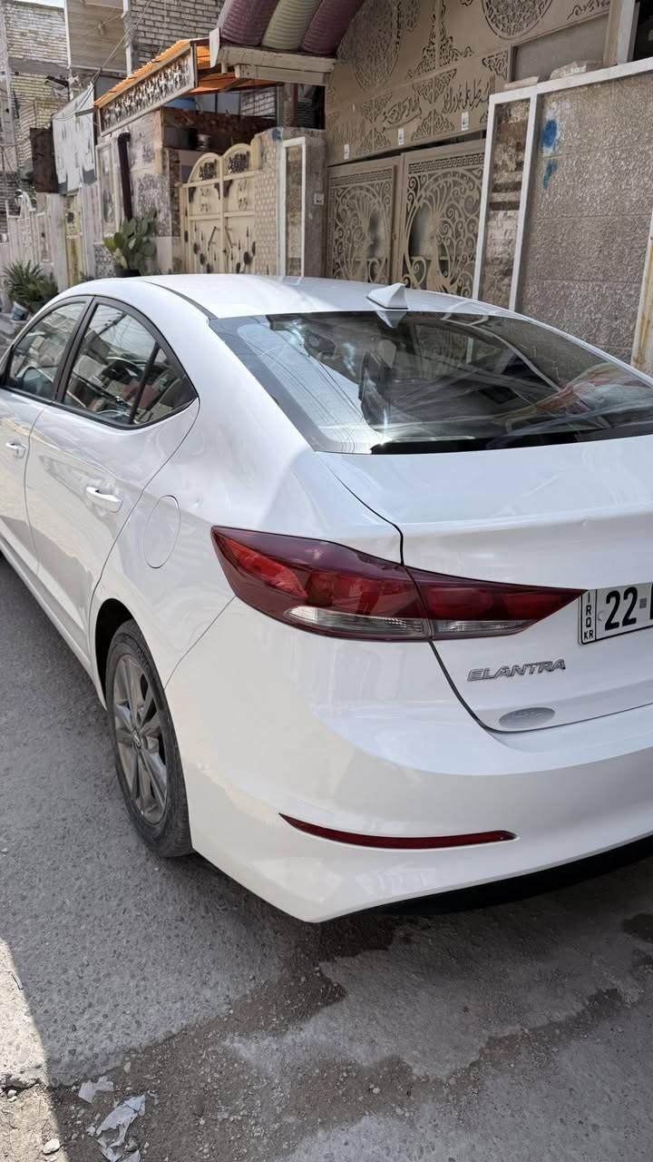 النترا 2018 
امريكي 
السعر ١٢٥ ورقة
رقم اربيل ب اسمي 
مواصفات
شاشة كبيرة 
كامرة
شاشة اعطال 
مانع انزلاق 
تحكم ستيرن 
وبقية المواصفات 

العنوان بغداد الشعب 
***********
