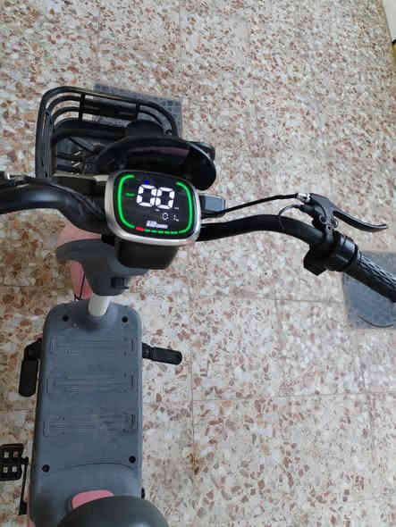 دراجه شحن موديل ٢٥ متروكه ونضيفه حيل بس بطاريه بيه ضعف اريده ٢٥٠ الف بيه مجال المكان حي أور سبع قصور شارع ابو علي واتساب *********** اتصل واني بخدمتكم
