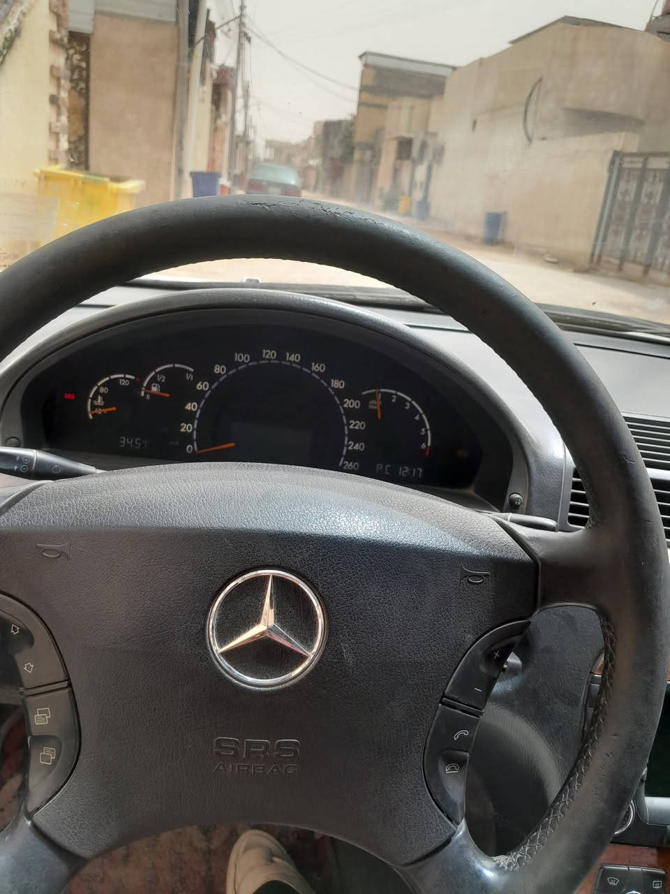 سلام عليكم سياره لبيع مارسدس قواص جوبلس تصعد وتنزل سياره صاعده هسه باقي بس لرقم جديد سياره جاهزه من كلشي من تبريد من كلشي جاهزه  ***********
