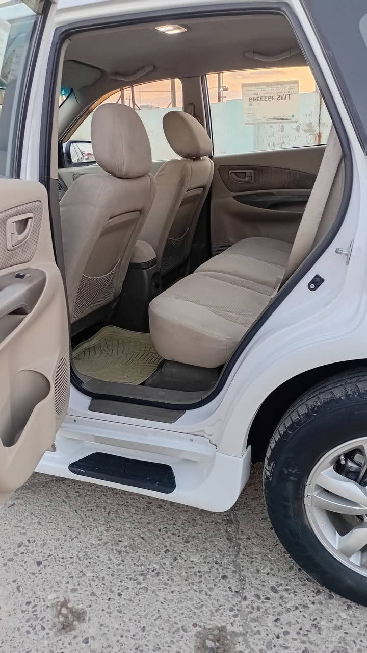 HONDY TUCSON..2010..2.0
هواندي توكسان 
٢٠١٠
محرك + كير بشرط ٢٠ دوش خليجي _ #بدون_صبغ
السياره: بسمي شرط تحويل و الغرامات المرورية 
المواصفات :
شاشه وكامير 
كشن جك 
تبريد شرط
 ويل كب
السياره: يوجد بطاقه الوقودية ⛽️ ⛽️ 
#السعر : ١٢٨ $ بيها مجال 
#الاتصال: *********** _ ***********
#العنوان: الموصل _ الحمدانية .
