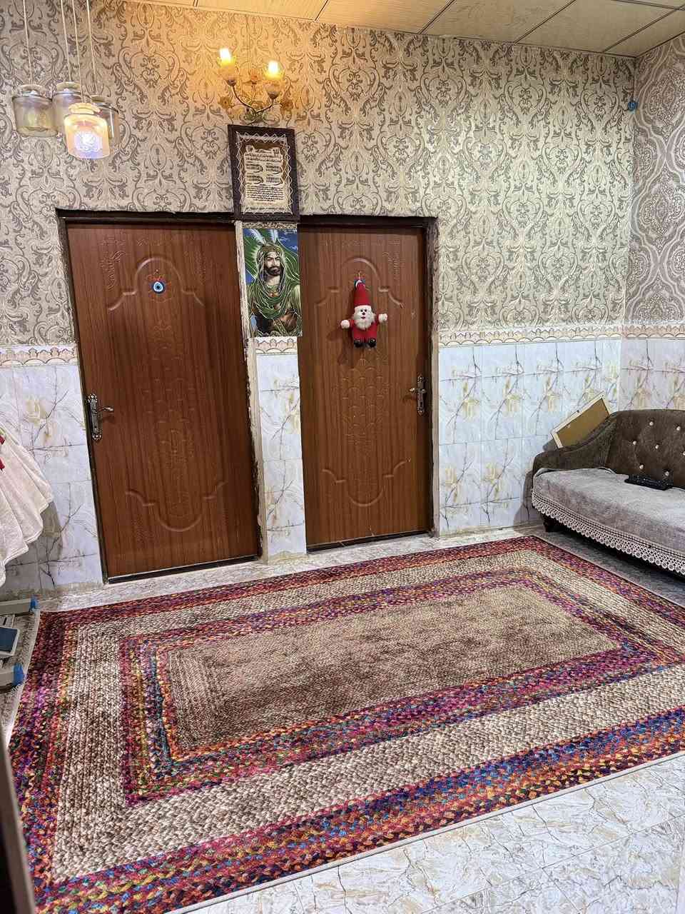 سلام عليكم بيت تجاوز للبيع نضيف جداً
بسعر مناسب يتكون غرفتين وصاله وديوانيه وطارمه وموقعه كلش ممتاز على شارع العنوان الموفقيه قرب سنتر نخله 
للمراسلة والاستفسار متواجد واتساب : ***********
