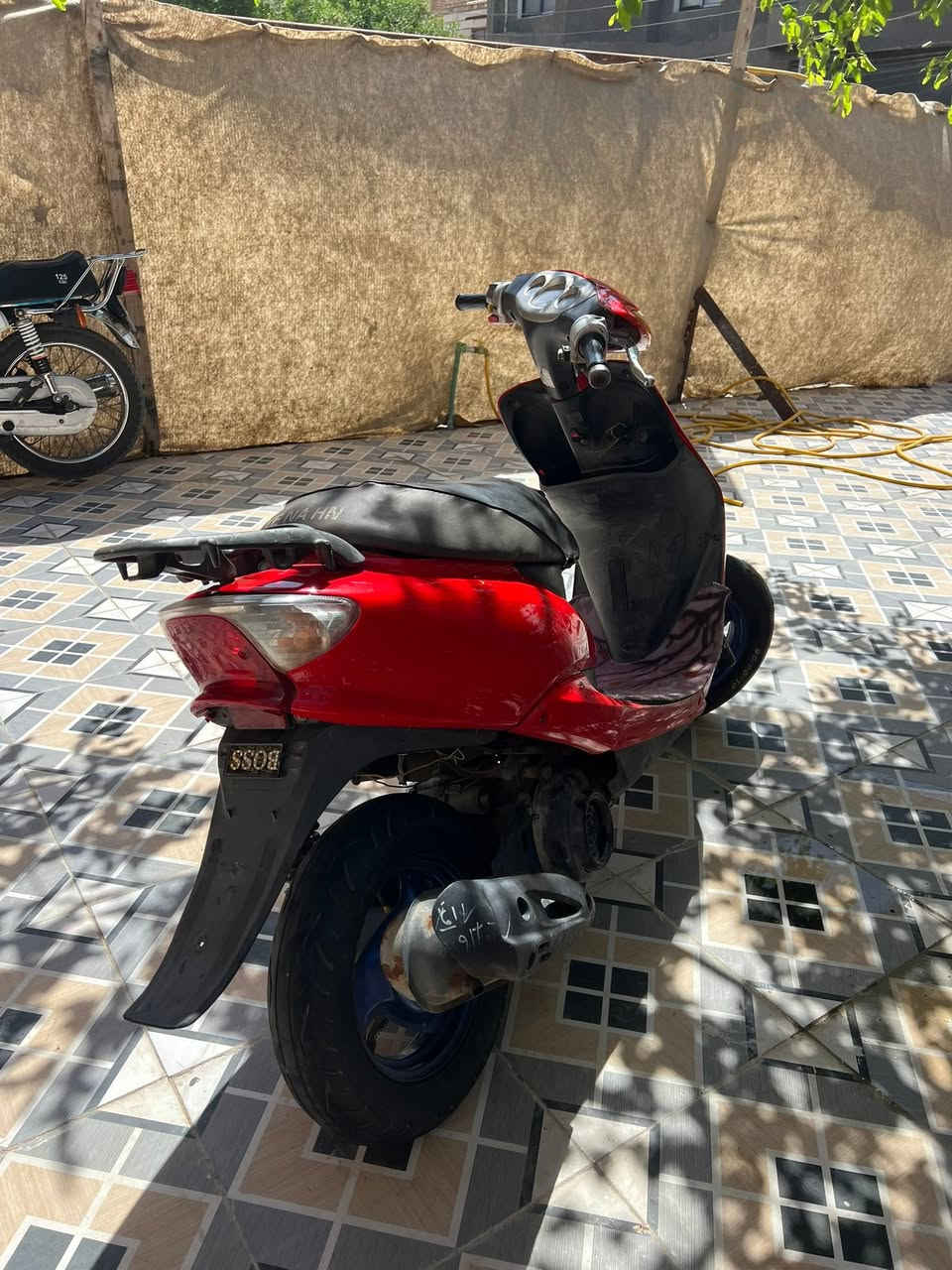 الطماطه 🍅 للبيع
عصفوري مكينه خرسه زوج تاير جديد 
سلف هندر 
السعر 275 وبيهه مجال بسيط مكان رميثه
للاستفسار ***********
