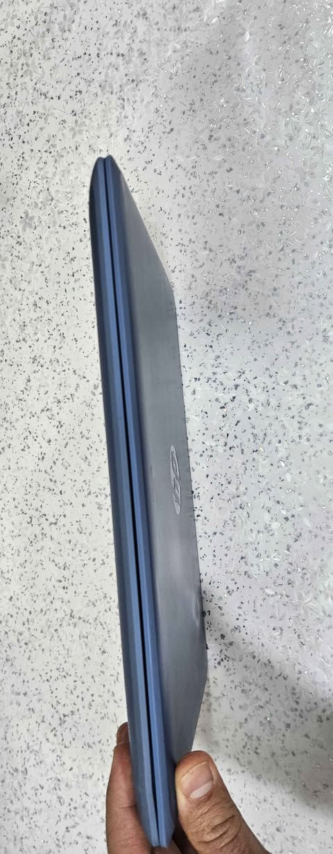 بسم اللە، لاپتۆپێکی زۆر پاک و جوانە وەك نوێ وایە جیلی بەرزە، شاشە لەمسە 360پلە دەسوڕێت دەبێتە تابلێت دەبڵ کامێرایە و زەمانی هەموو شتێکی لەگەڵە،جیلیی 10ەیە پاتریەکەی نزیکی80 لە سەدە و ڕێژەی خاوێنی سەدا98 بۆ سەدا99  و شاحینەی ئەسڵی لەگەڵایە و هەموو گیانی بەشەرت.
hp
core i5
genaration 10
Ram 8 
Hard 256 ssd
tach screen X360 رانية, السليمانية


**إذا كنت صاحب هذا الإعلان وتريد حذفه لأي سبب، رجاءا أرسل رسالة إلى الدعم الفني**