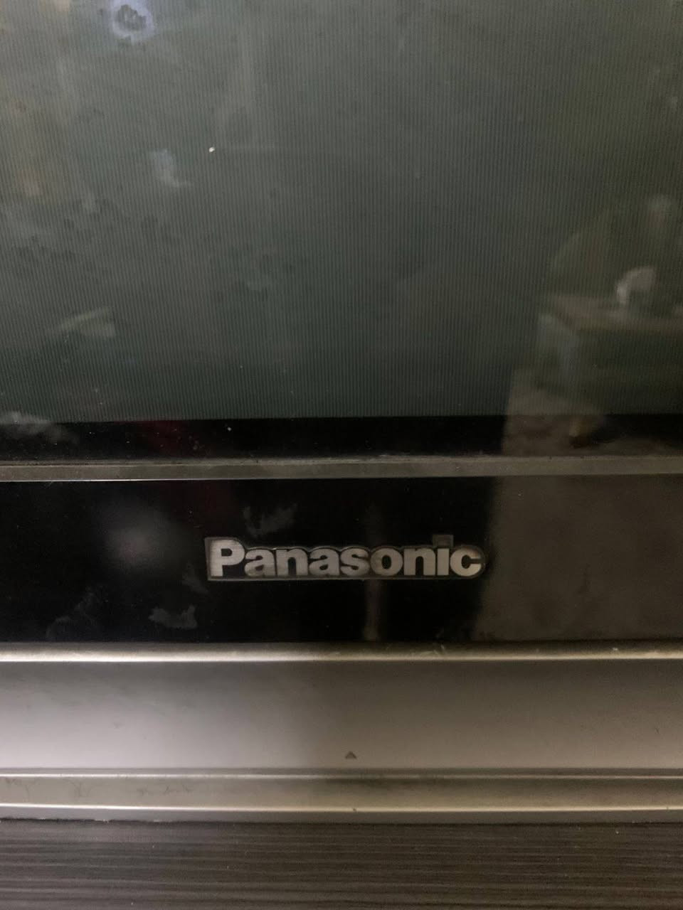 السلام عليكم
عندي تلفزيون شغال و نضيف مع الريموت 
ماركة بانسونك 
رايده 20 الف 
مكاني الكراده 
***********
