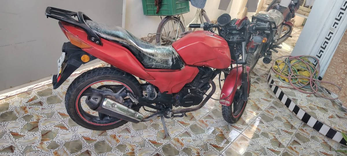 ماطور دايوان موديل ١٥ للبيع اوراق كامله مكينه كايمه السعر ٢٠٠ للاستفسار الاتصال على الرقم ***********
