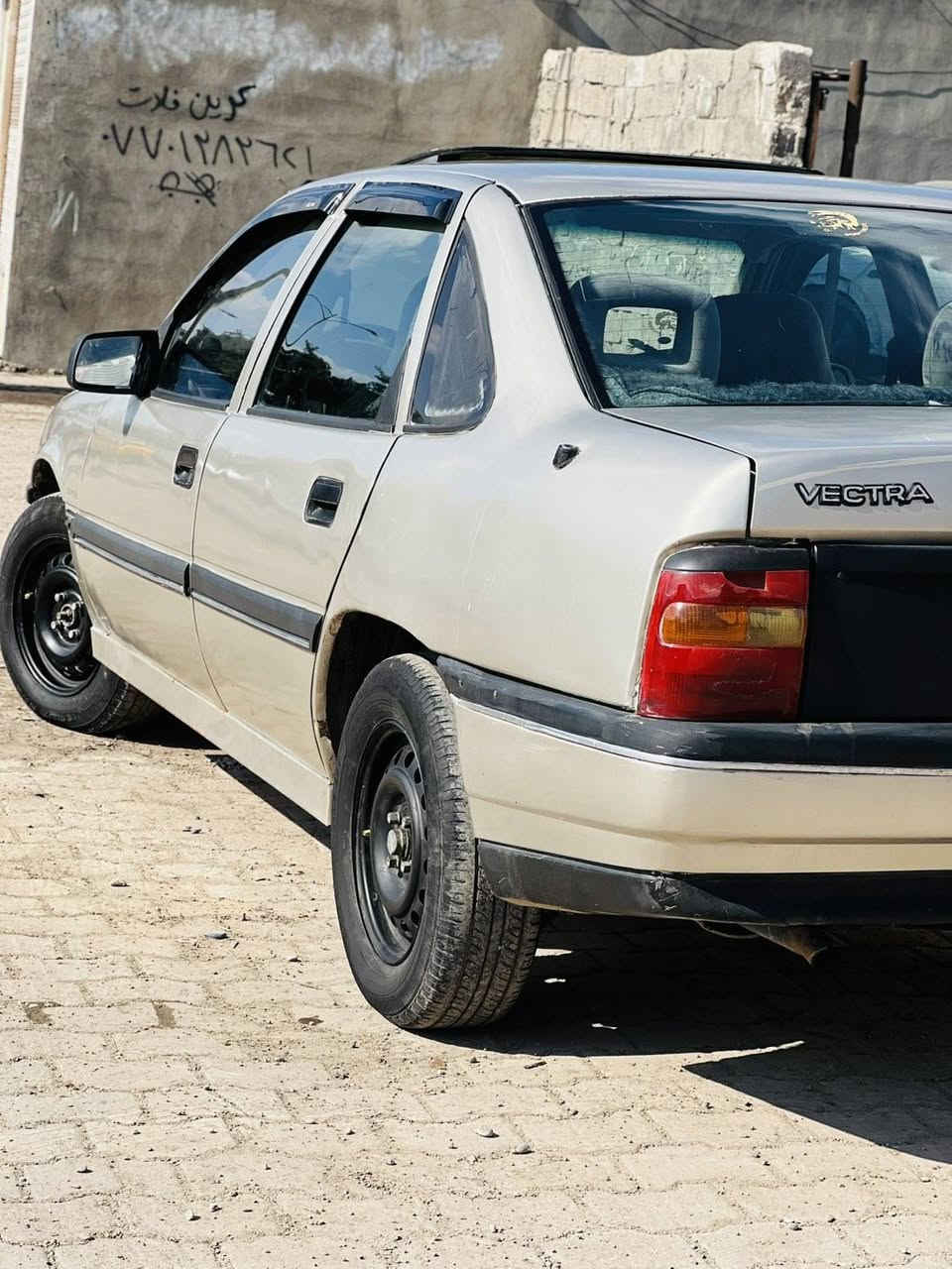 سەلامووعەلیکوم اۆپڵ ڤیکترا بۆفرۆشتن مۆدێل 1990 مکینە سەنی  دووپارچەی پێوەیە گێرمکینە بەشەرت سعر 35 مەعمەلەی برایانە رەقەم سەیارە دهۆک وکالە بەناو خۆمانەوەیە  .***********
