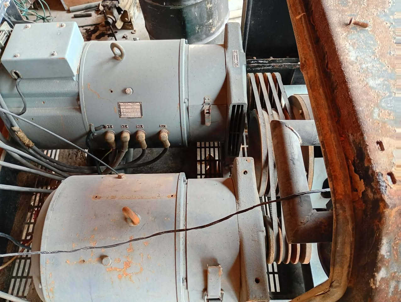 مولد جيكي للبيع توليدين لحيم و توليد الكهرباء رقم ***********
