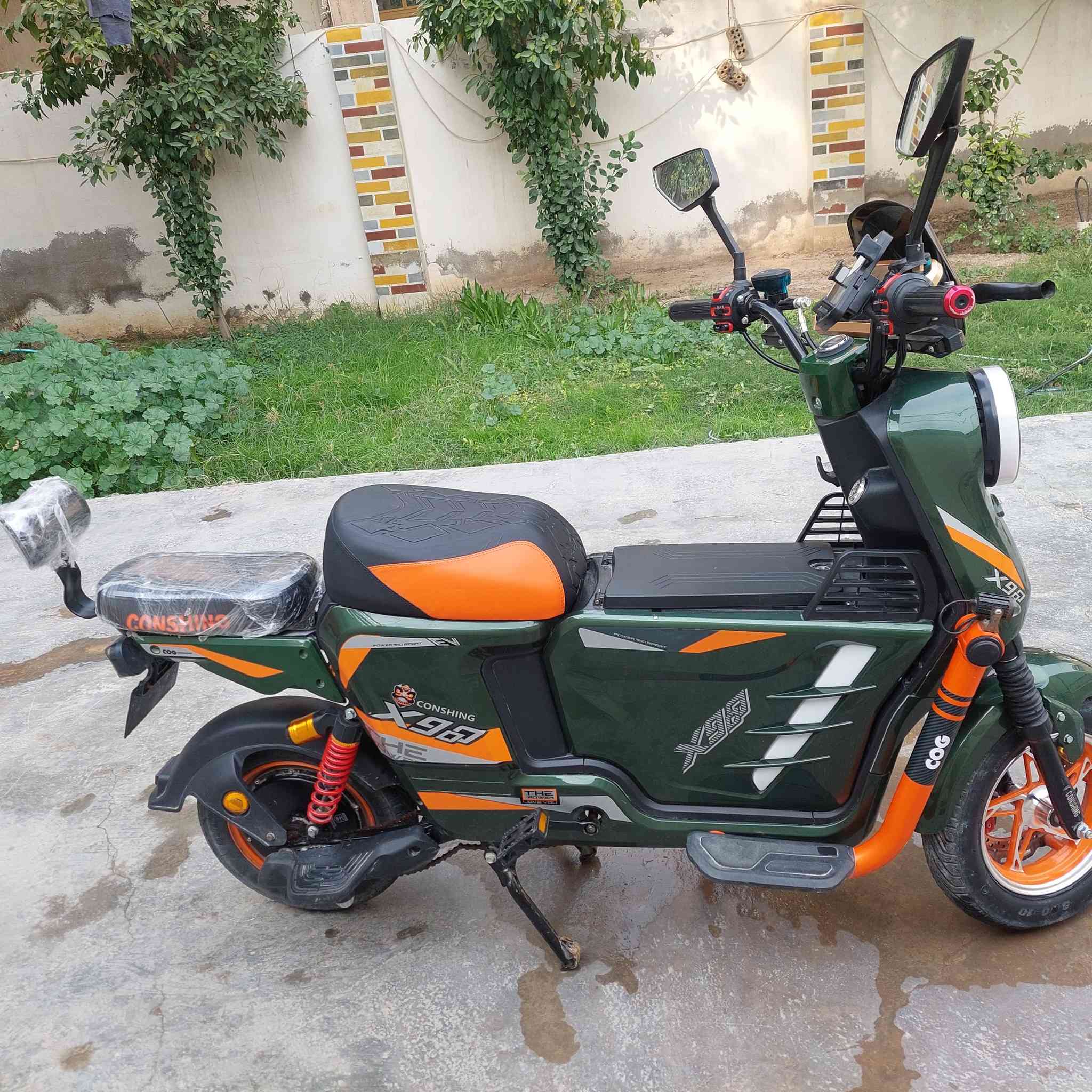 سلام عليكم 
دراجه شحن X900 وحش الشحن 🔥
موديل 2025 😍
ما صار الها  شهر الدراجة على وضع الشركة 
ملف 2000  واط يعني طياره✈️
6 مزوده و ملف رياضي باتري  كبار 33🔋 امبير
لايت زنون مع بلوجكترات عللي ابيض ناصي اصفر💡🪙
بصمه  سويج تشغيل و دبل سويج صندوق
صندوق خزن امامي
شاشه ايباد تحديد عطل وغيره🔳
سرعه 120 وهمي و الحقيقي 70 مع الوزن🚲
تواصل لمعرفه تفاصيل اكثر ***********
العنوان ديالئ بهرز 
السعر 700 وبيها مجال بسيط للشراي ادخل خاص او  واتساب و تدلل .
