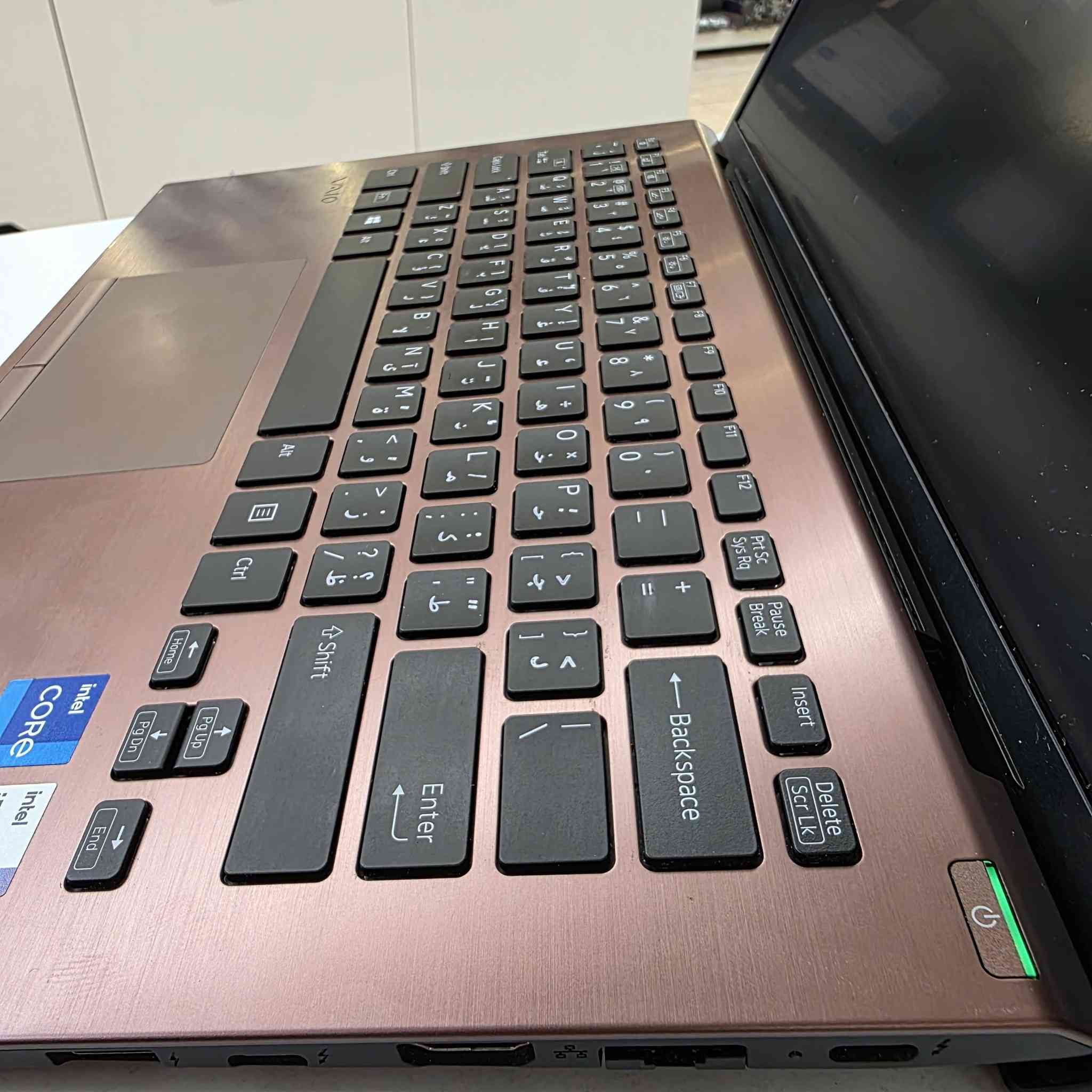 #MADE_IN_JAPAN_شاشة_لمس

✨ SONY VAIO SX14 | أناقة يابانية وأداء فائق ✨

لابتوب خفيف، أنيق، ومثالي للأعمال الاحترافية والدراسة المتقدمة 💼🎓

⚙️ المواصفات:

معالج Intel Core i7 الجيل 11

RAM 16GB DDR4

SSD 256GB
شاشة حجم 14 FHD IPS [ لمس]
كرت شاشة Intel Iris 8GB
منافذ حديثة Type-C

🔹 الحالة: وارد أوروبي – صناعة يابانية 🇯🇵
كالجديد | نظافة 95% فما فوق
🔋 البطارية: بحالة ممتازة (ضمان ساعة وأكثر)

🎁 السعر: 600,000 دينار فقط
✔️ شامل توصيل مجاني
✔️ هدايا : حقيبة + ماوس

🛡️ الضمان:

فحص وتشغيل أمام المندوب
استخدام أسبوعين (أي خلل مصنعي يُستبدل بنفس الموديل)


**إذا كنت صاحب هذا الإعلان وتريد حذفه لأي سبب، رجاءا أرسل رسالة إلى الدعم الفني**