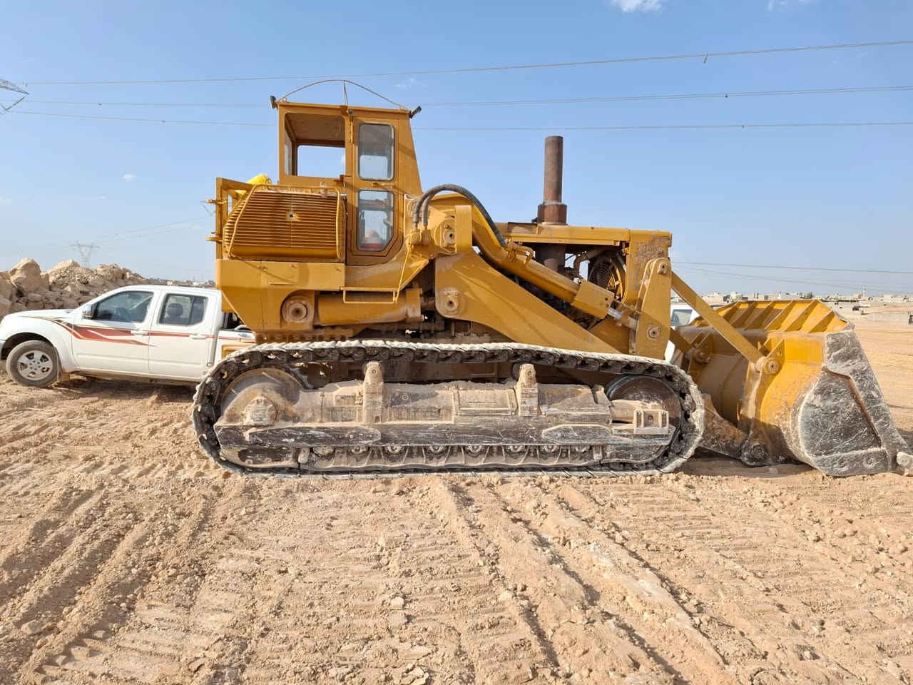 السلام عليكم
للبيع شفل كوماتسو D155S 
رقم سنوية نينوى جديد كوبون كاز 
الى سنه 2031 شرط التحويل ثاني يوم 
محرك سنتدر كير اكسل دشالي صفحه كله  شركة 
 رولات ويالة زناجيل  بحاله ممتازه شفل ما يعوزه مصرف دينار كبل للعمل وتراي الشفل عمل يومين 
لمعرفه التفاصيل اكثر ولسعر الاتصال عل ارقام التاليه وبيك خير وتدلل العنوان موصل 
 ***********   
***********
