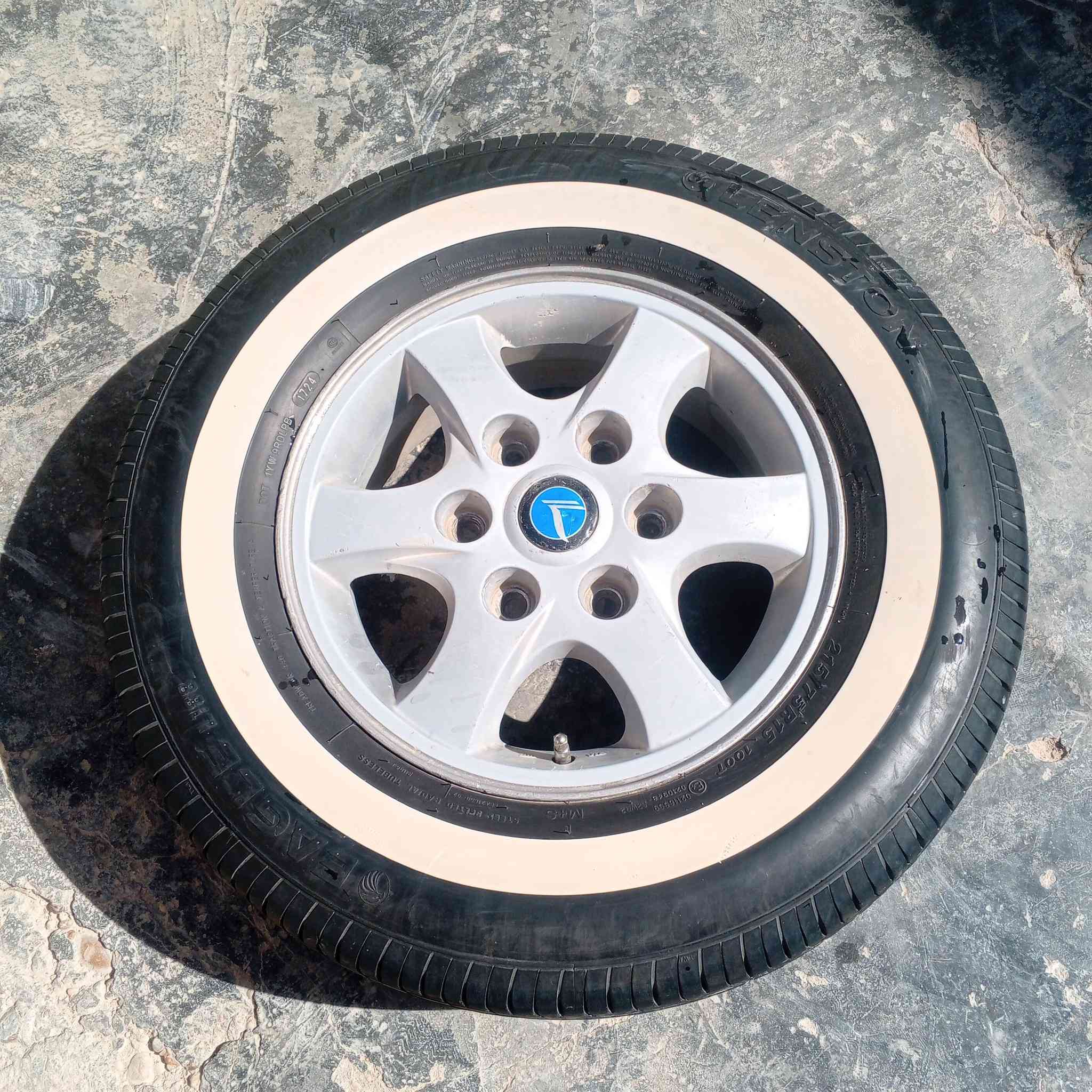 ويل البيع حجم 15 وتاير جديد 
***********
