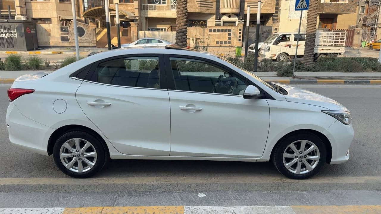 السلام عليكم..
شانجان L7 موديل 2020 
محرك 1500 الاقتصادي
سلايد
كشنات جلد
لد نهاري
شاشة 
كامره
حساسات خلفية
دبل ايرباك
تحكمات ستيرن
اشاير بالمري
ماشية 146 الف كيلو
رقم دهوك بأسمنه شرط التحويل
مكفولة من الصبغ بيه بارد بسيط بكصة البنيد  وقبق الصندوق فقط رايده 89 $ ورقة بيه مجال بسيط مكانه بغداد اليرموك للاستفسار 
*********** بغداد, العراق
