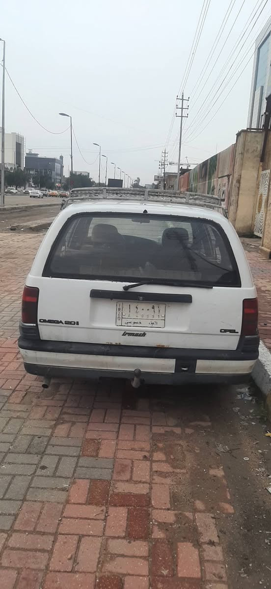 اوبل اوميكا بسمي السياره جاهزه لصحاب العمل *********** متواجد بغداد  و النجف السعر 22
