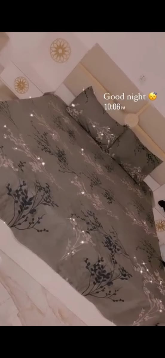 عندي غرفه نوم 5 قطع 
العيب البيها بس كنتور الباب مالته نكسرت وموجوده الباب
