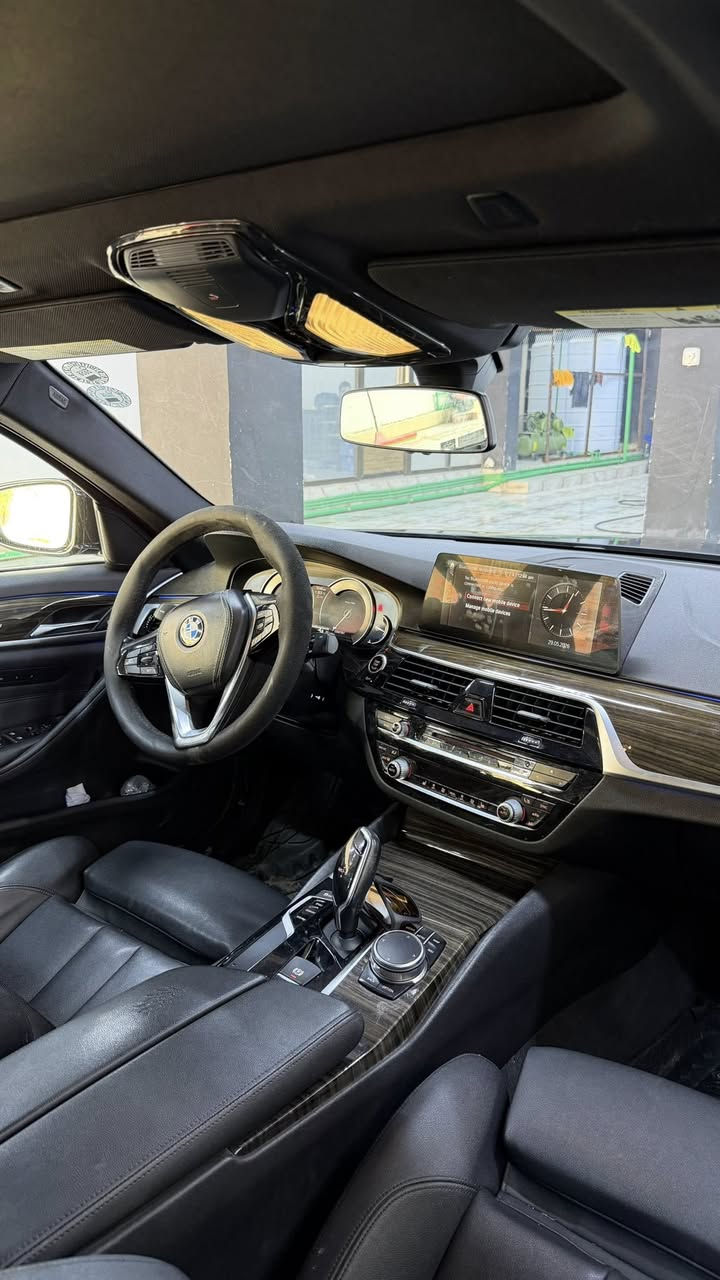 BMW 530i 2018
رقم أربيل – راعيها بالبصرة تحويل مباشر

✅ جير أوتوماتيك 8 سرعات
✅ دفع خلفي
✅ اقتصادي وقوي بنفس الوقت
✅ شاشة كبيرة ونظام iDrive
✅ بصمة تشغيل ودخول
✅ كامرة وحساسات
✅ مقاعد كهربائية مع ميموري
✅ فتحة سقف
✅ إضاءات LED
✅ ستيرن تحكم + كروز

السيارة نظيفة جداً استعمال شخصي
ما تحتاج أي صرف

حادثها جداً بسيط
مدكر أمامي جهة عكس السائق جزء فقط
بدون فتح إيربكات وكلشي بالسيارة سليم

VIN: WBAJA5C53JWA36799

السعر: 265 ورقة

📍 المكان: البصرة
📞 تواصل: ***********
