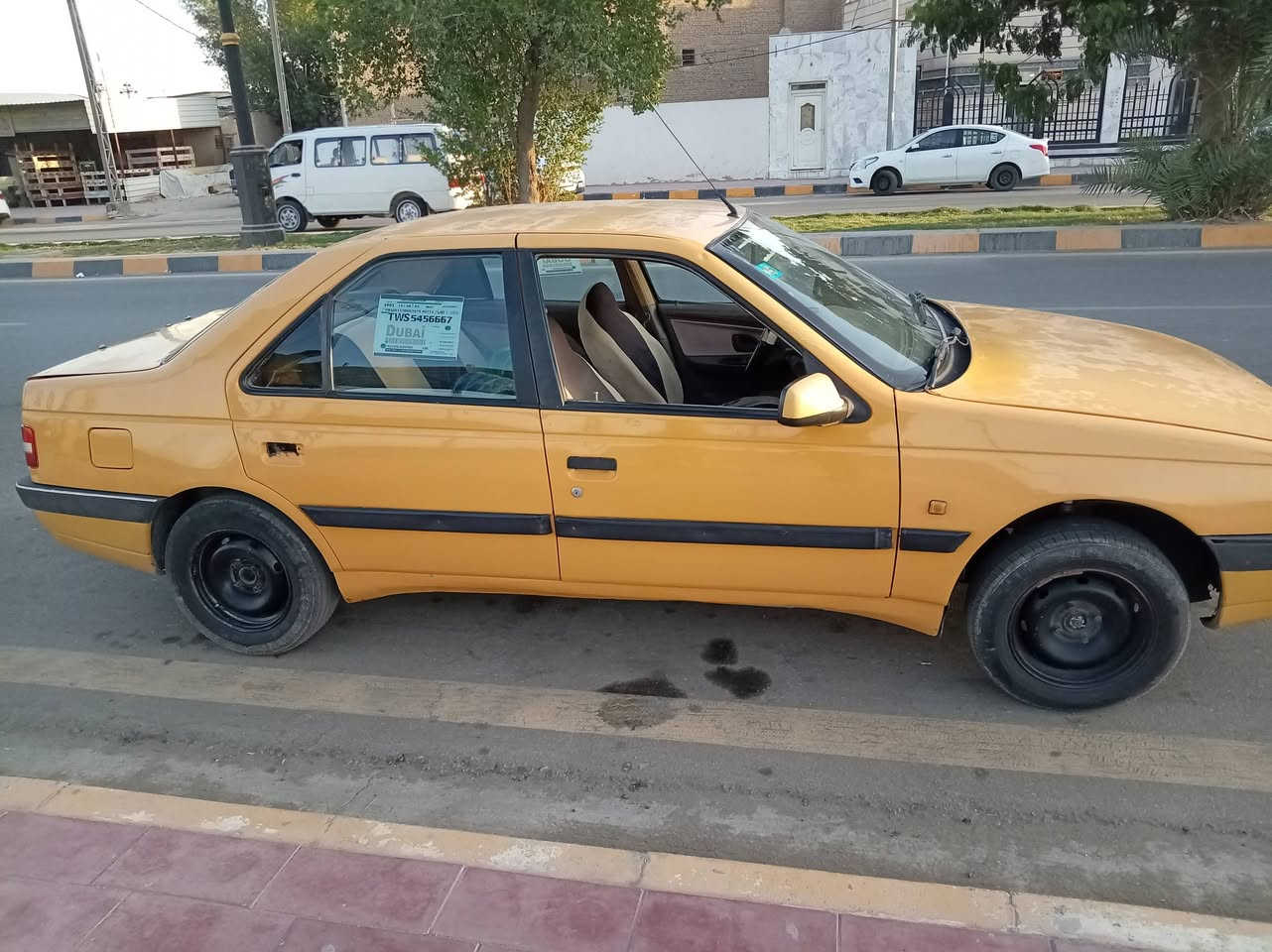 بيجو 405   2014 للبيع سياره رقم انكليزي بسمي مصفره هيئه أو غرامات السياره ماكفوله بس بيه دحجه شبر جوه البك لايت جهة السايق السياره تبخر الحداديه كله جديد إستوني شديته التبريد شغال بس عوزه ترتيب كرهبائيات بصيط السعر 33 أو بيه مجال السياره موجوده بالكوفه القريه العصريه مداور ثاني يوم اشوكت يعجبك.  ***********

