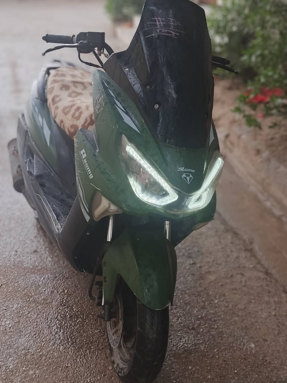 سلام عليكم دراجه للبيع موديل 2023 مستعجل ع بيعتها تواصل ع رقم ***********
