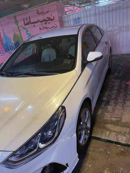 سوناتا 2018
حادثها فقط صندوك
طخات بسيطه بيها معدله ع بارد وصبغ بالقمارة وبنيد كما موضح في الصور 
السعر 145 وبيها مجال للشراي 
مكاني بغداد
الرقم ***********
