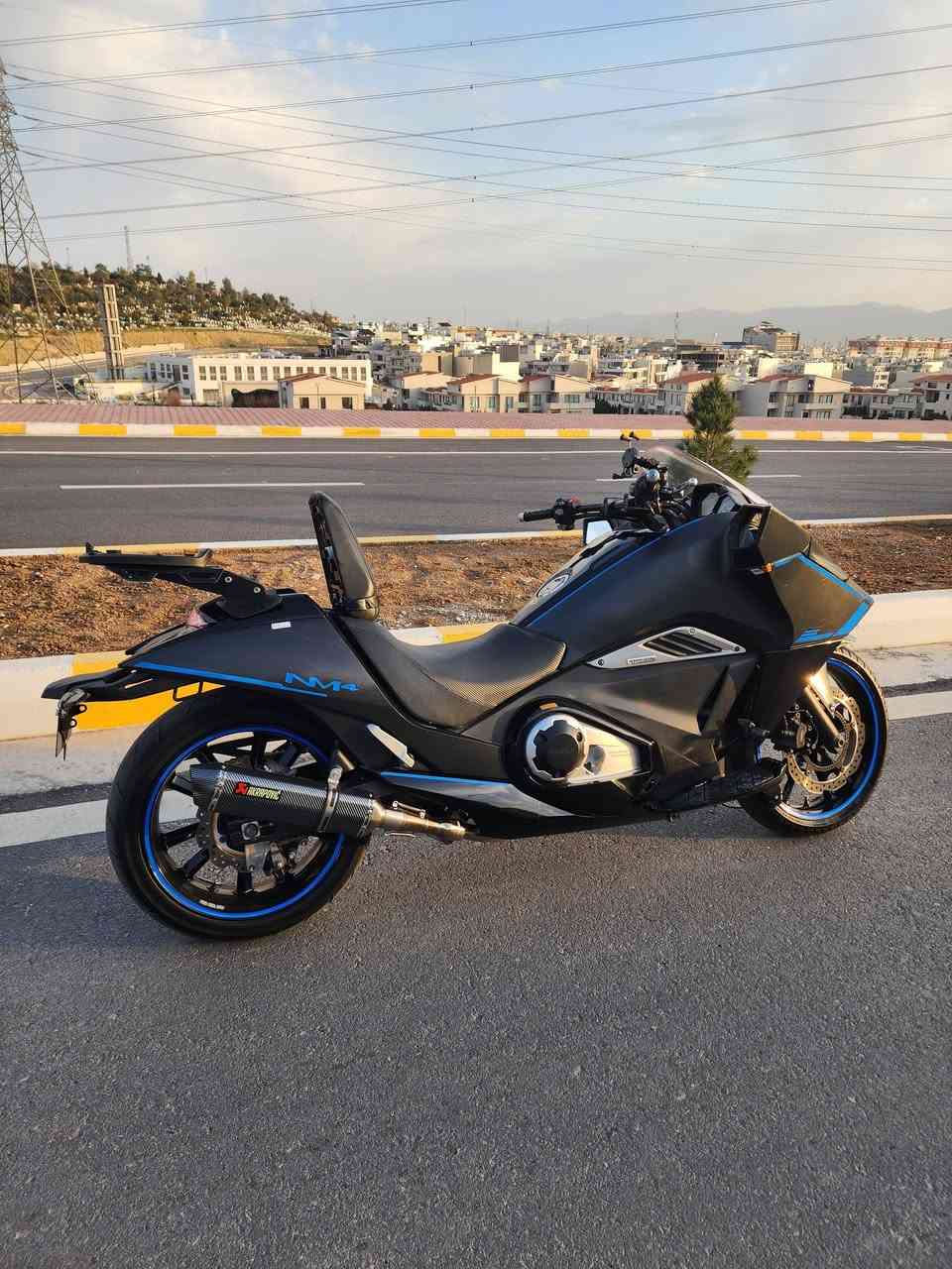 Honda NM4 750cc 2014
بدون رقم بدون كمرك
هوندا مديل ٢٠١٤ محرك ٧٥٠ سي سي ٢ بستم
دراجة فول مواصفات
كير اوتو و عادي و سبورت
مانع انزلاق ABS
شاشة الكتروني
ويل امامي قياس ١٨ بلادي
ويل خلفي قياس ١٧ بلادي
لايت ليد بلادي
سويج سكيورتي
دراجة كل على وضع شريكة 
تاير ل تاير ب شرط
مكاني سليمانية
سعر ٣٨ ورق
***********
