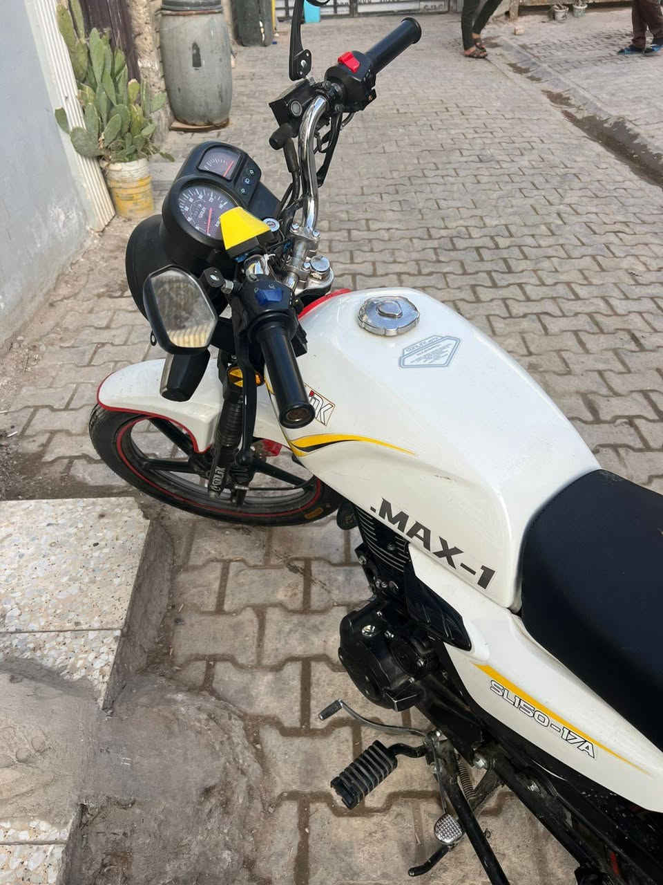 دراجه  للبيع نضيفه كفاله موجوده أوراقها كامله مكاني بغداد الشعله +964 772 260 8566


**إذا كنت صاحب هذا الإعلان وتريد حذفه لأي سبب، رجاءا أرسل رسالة إلى الدعم الفني**