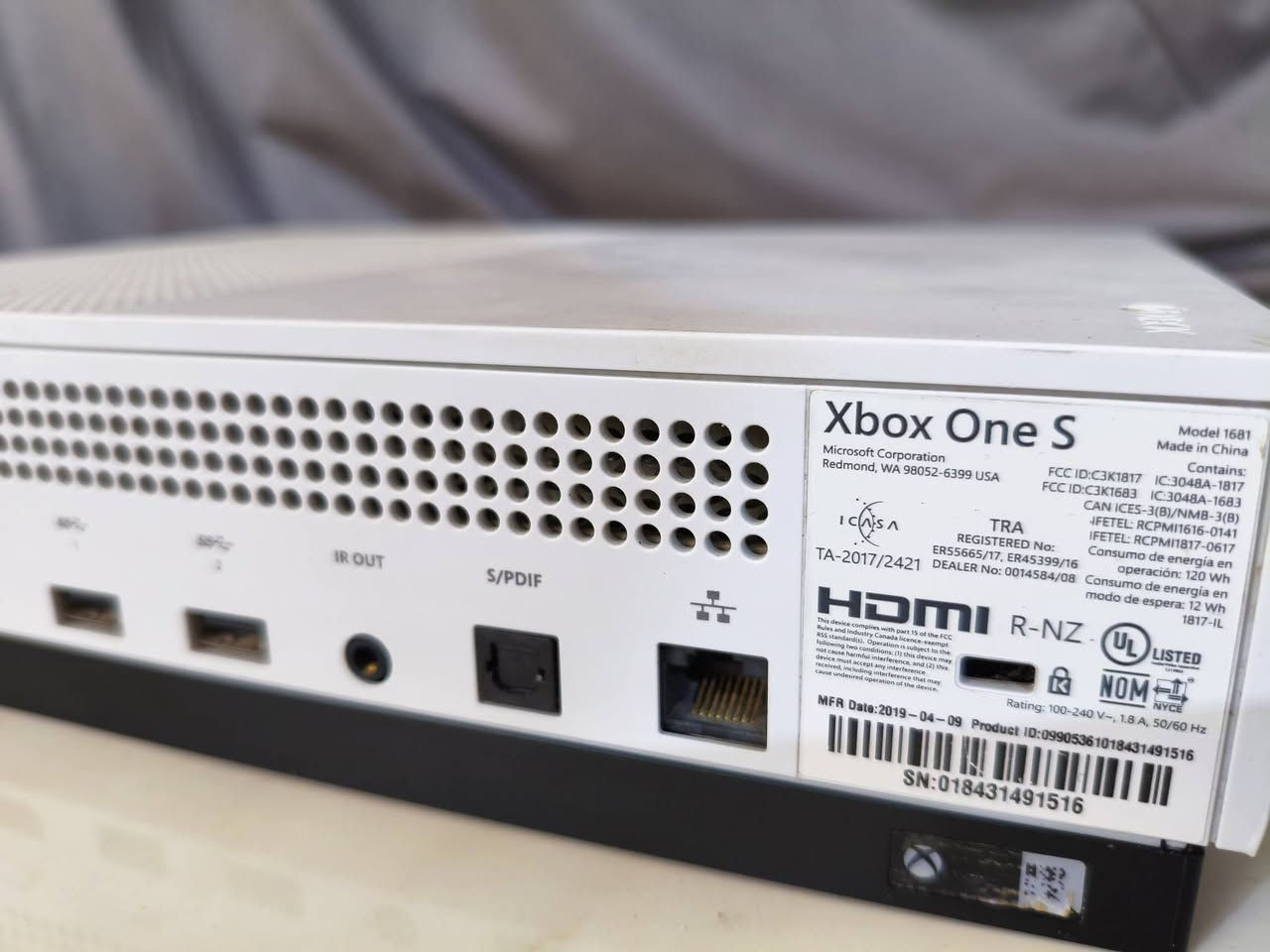 Xbox one s
الف غيغا بايت 

مع لعبتين قرص gta 5 

ولعبة star war's jedi داخل الجهاز 

يدة احترافية فقط ال Lt يضل مشكل 

والضربة الي بيه كما موضح بالصورة بسيطة وما مأثرة على الجهاز جهاز يخبل متروس العاب مجانية فوك 400 لعبة
السعر 185 وبيه مجال حك الجية 
الموقع نجف رقم الهاتف ***********
