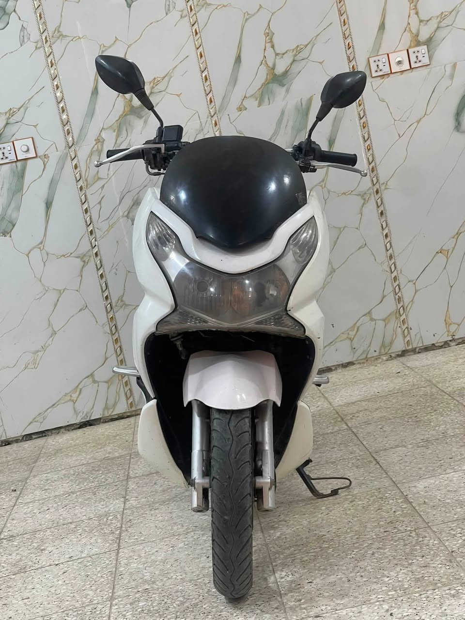 سلام عليكم دراجة بيسي اكس جيل اول دراجة نضيفة عوزها ترتيبات بصيطة وعوزها فيت بم فقط الداجة جاي تحمة سبب ألفيت بم عنواني بغداد الكمالية الستفسار ***********
