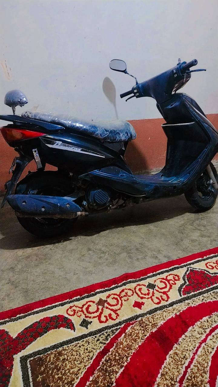 سلام عليكم للبيع موطور بريز2007بلادي كامل مكمل من كلشي شغال صلف وهندر السعر 500وبي مجال للاتصال ***********
