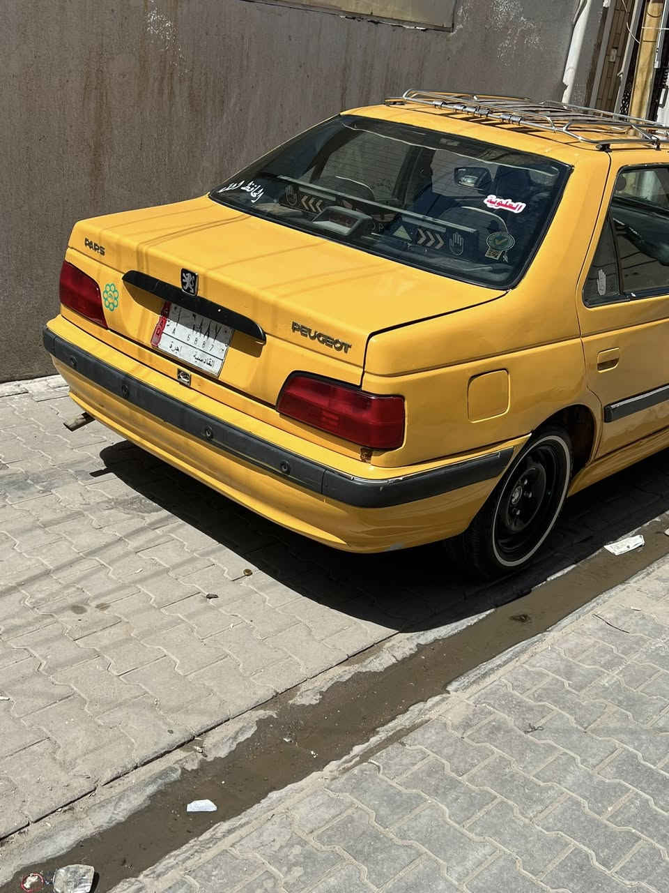 سلام عليكم بيجو بارس  سياره خير من الله مكينه جديده كير جديد تبريدنقصه غاز حداديه جديده 35وبي مجال ***********
