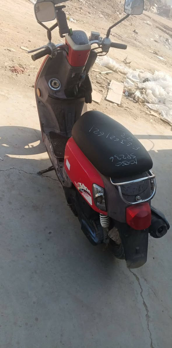 سلام عليكم 
بوليس نوزل مسطرة موديل 2013 كفاله عامه بلاديه كفرات بلاديه ختم واحد ويه المكينه مكان بابل حصوه للاستفسار
***********
