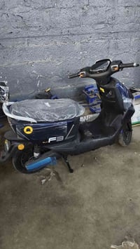 ماتريكس للبيع نضافة 100/100 صار اسبوع من اخذتها مابيها اي نقص 6بطاريات...