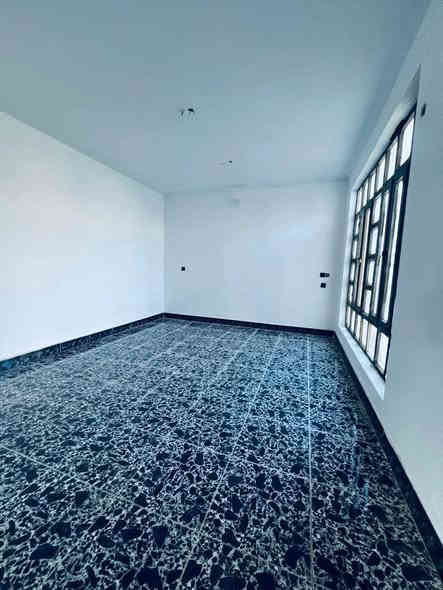 #دار للبيع
السلام عليكم دار للبيع مساحته 240 واجهة 8 متر نزال 30 متر  الدار 
طابقين كل طابق يحتوي على /
 الطابق الاول / كراج وحديقة  واستقبال وهول  وحمام ومطبخ وغرفه نوم  ومنور عدد2 
يحتوي الطابق الثاني / غرفه نوم عدد 3 مع هول وحمام 
 و سطح كبير
موقع الدار / الغزالية شارع مدير الامن مربع الطاقة موقعه كلش راقي وشارع عرضة 12 متر 
للاستفسار الاتصال بالرقم / 
***********    ابو كرم 
او زيارة مكتب الدولية في الغزالية شارع البدالة مقابل عيادة الدكتور عمر ماجد المشهداني ...
#الدولية_للعقار #الغزالية #العامرية #الخضراء #حي_الخضراء #المنصور #عقارات #منازل #بيوت_للبيع #بغداد #الكرخ #العراق #منزل #بيت_للبيع #اعلان #للبيع
