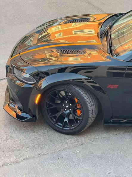 ‏☠️ Dodge Charger Last Call Orange Edition 🔥
نوع السيارة : دودج جارجر وايد بدي اصل لاست كول النداء الاخير اورنج اديشن

اورنج ايدشن فول واحد على واحد ‎اعلى فئه بالجارجر وكم قطعه بالعراق من هاي السيارة معدودات
سنة الصنع : 2023 
المسافة 17  الف ميل فقط ( كلش جديدة) 
رقم السيارة : رقم بغداد ( باسمي ) / تحويل مبااشر
حالة السيارة : وارد امريكي 

( فقط جاملغ وبنيد) الباقي كفاله عامه

‌‎مصروف عليهة عليه اهوايه ومصلحه تصليح مال جناي كله وكاله رجعت مابيهة نقص برغي
 
 المواصفات 1/1 فول الفول اعلى شي 💯

فتحة سلايد 
رادار امامي
رادار جانبي 
رادار خلفي 
كشنات جلد كنتاره اورنج ادشن كهرباء
تبريد تدفئه كشنات امامي خلفي 
استيرن كهرباء تحكم وتدفئه 
خزن ميوري 3 وضعيات 
تشغيل عن بعد 
سستم سماعات الباين 
شاشه كبيره 
ويلات السياره مال جارجر جلبريك بلاد من وكاله 
فجوج 6 بستم
فلنجات كبار مال هليكات 
 مكينه 6400 كفاله عامه 
وبعد مواصفات الوايد بدي الخ  مينعدن 

مكينه وكير وكاردن واكسل كفاله عامة 💯

الاضافات الي عليها 

برمجة مصطفى ايكل كامله كير ومكينه وفتح لىك العقل 
اكزوز كورسا اكستريم امريكي اصلي جديد 
ولف حماوه مشموتو 82
شوته مفتوحة AFE 
ستريس بار SRT 
تخم تاير جديد امامي خلفي 315 جديد 
منضومة لايت زنون نهاري من شركة اوزوم 
اويل كاج كان بوليت 
اويل برثر 
دركة RPM كاربون فايبر اصليه 
شيفتات استيرن كاربون فايبر الياف اصليه 
كفرات تحكم استيرن  كاربون الياف اصليه
لحيه اماميه
دوش اضافيه
شفقه ع جامه الخلفيه 
احزمه لون اورنج ادشن بلاد 
دون بايب وتفريغ علي الوادي 
الغراض كله ب سياره جديده واصليه ومتعوب عليها كلش

السعر : 355 ورقه وبيه مجال بسيط  للشراي 
الموقع : بغداد زيونه 📍
للتواصل الواتساب او اتصال صاحب سياره 👇🏻
*********** 📱⁩⁩⁩⁩⁩⁩⁩⁩
