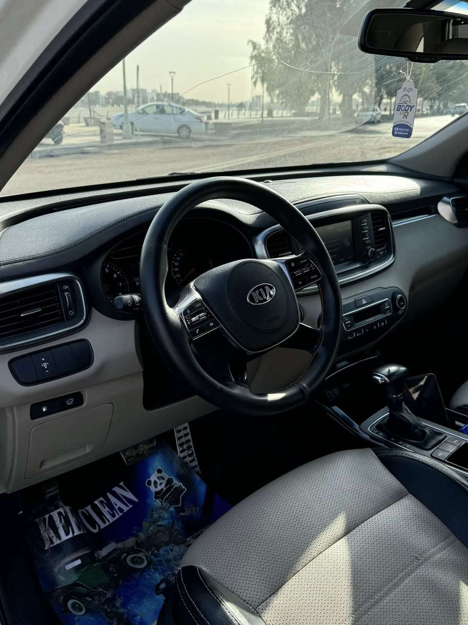 كيا سورنتو 2018 كفاله عامه السياره جديده رقم بغداد رقم الجديد ماشيه 71 مكانها بغداد ***********
