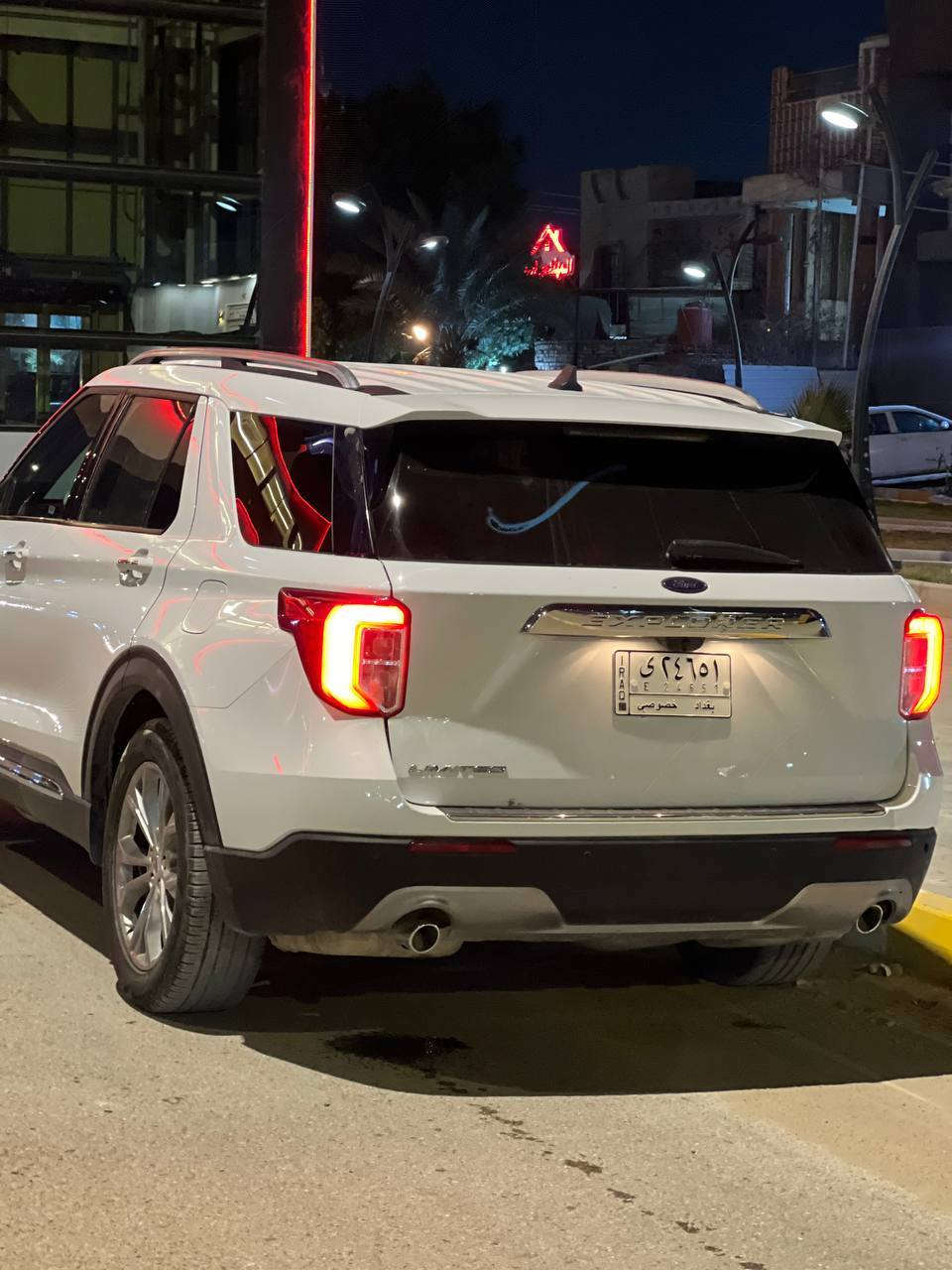 🚘 FORD EXPLORER LIMITED 2022
فورد إكسبلورر ليميتد موديل 2022
📍 الموقع: بغداد – بسماية
💰 السعر:268 وبيها مجال
🔧 المواصفات العامة:
اللون: أبيض
المحرك: 2.3L Turbo – 4 سلندر
بدون صبغ ✅ بدون تبديل 🔚
مكفولة دعامية لدعامية
حادث بارد بالجاملغ الخلفي فقط (صور الحادث وصور الميناء وصورها بسمتودع الشركة موجودة بالمشنور ورقم الشاصي موجود)
ماشية:58 ألف ميل
⭐ فئة LIMITED – فول مواصفات (بدون بانوراما):
بصمة أبواب
بصمة تشغيل
تشغيل عن بعد (Remote Start)
سماعات Bang & Olufsen
شاشة عدادات ديجيتال
شاشة وسطية
شاحن هاتف لاسلكي
كاميرات 360° (أمامي – جانبي – خلفي)
حساسات 360°
رادار أمامي (تحديد مسار)
رادار جانبي (نقاط عمياء)
رادار خلفي (تحذير اصطدام)
Auto Park
Auto Hold
Auto Start / Stop
أنظمة قيادة:
ECO – NORMAL – SPORT – TOW/HAUL – SLIPPERY
🛋️ الداخل:
كشنات جلد
كشنات كهرباء
كشنات تبريد
كشنات تدفئة
استيرن كهربائي
استيرن تدفئة
تحكم استيرن
إضاءة داخلية 7 الوان
صندوق خلفي  كهربائي
📞 للاستفسار:
***********

