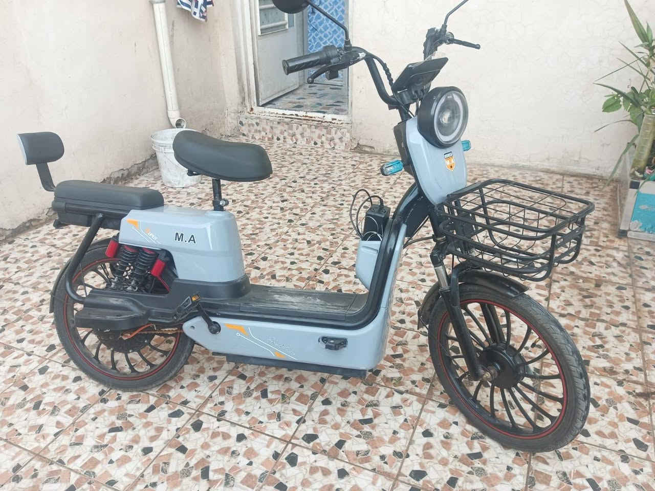 السلام عليكم
دراجة شحن 5 بطاريات نضيفات يقرن 11 
دراجة ما ناقصها لو برغي كامله و كلها جديده
السعر 450 و بيها مجال مكاني بغداد ابو غريب


**إذا كنت صاحب هذا الإعلان وتريد حذفه لأي سبب، رجاءا أرسل رسالة إلى الدعم الفني**